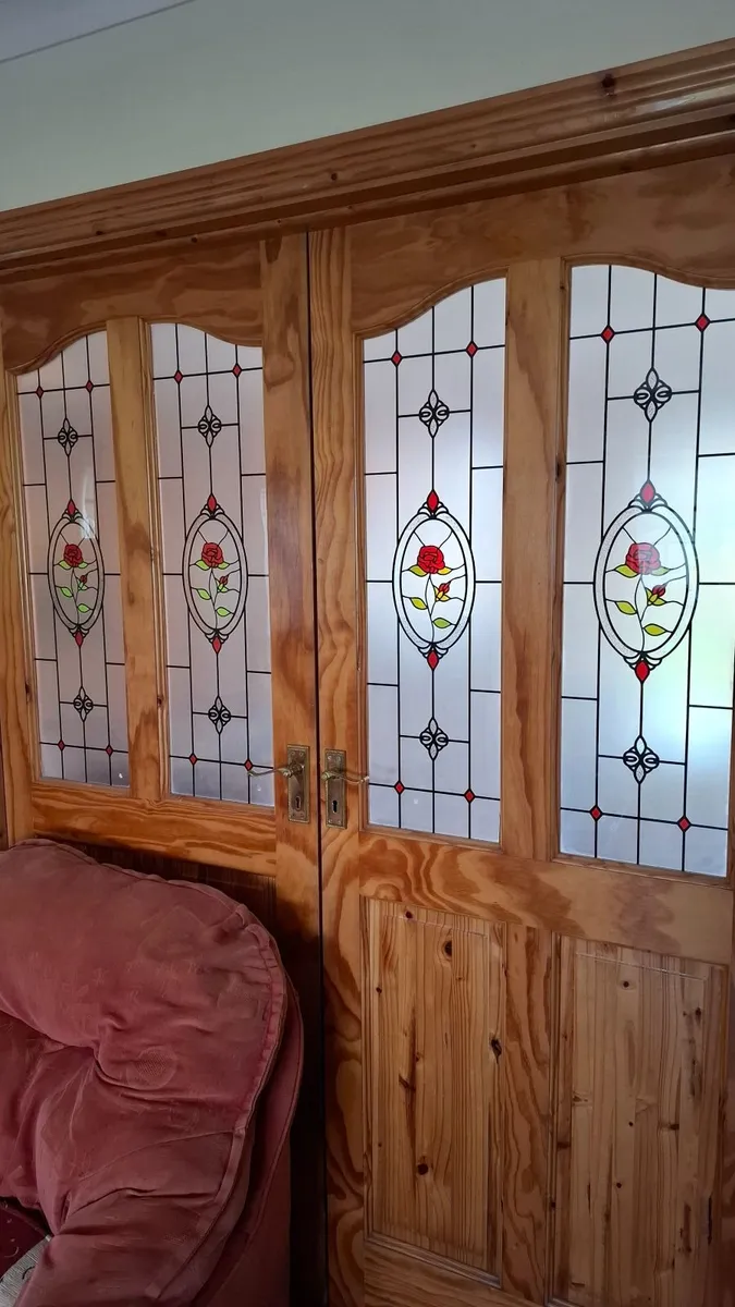 Internal Wooden Doors with rose pattern - Image 2