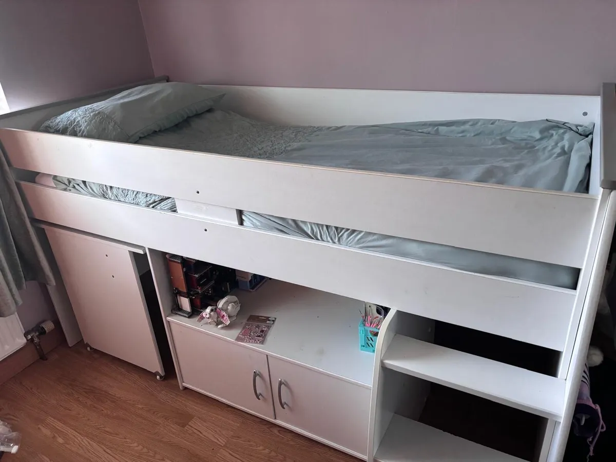 Bed - Image 2