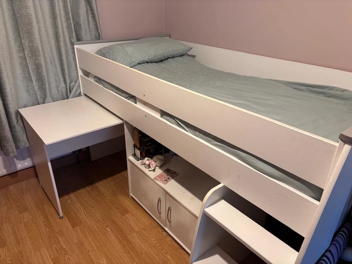Bed - Image 3