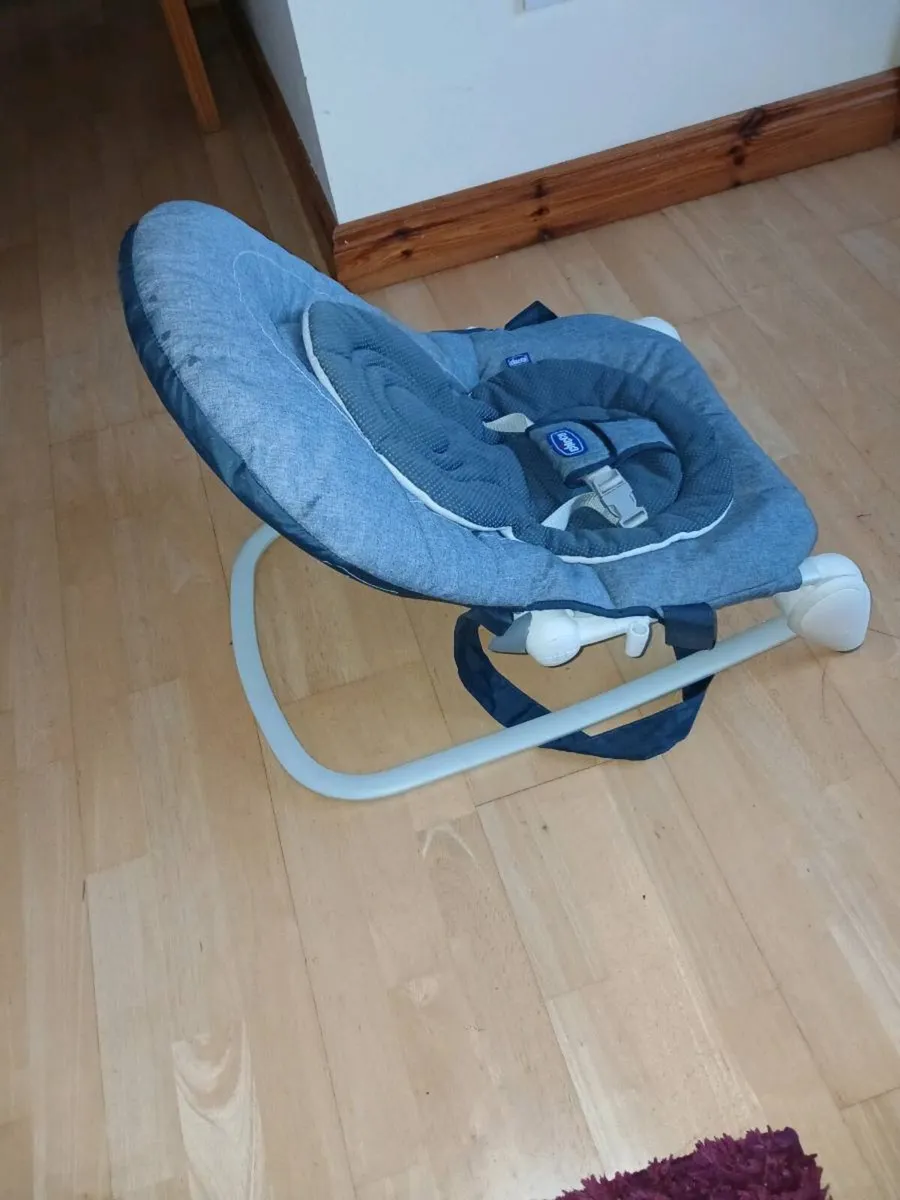 Cĥicco baby bouncer chair - Image 2