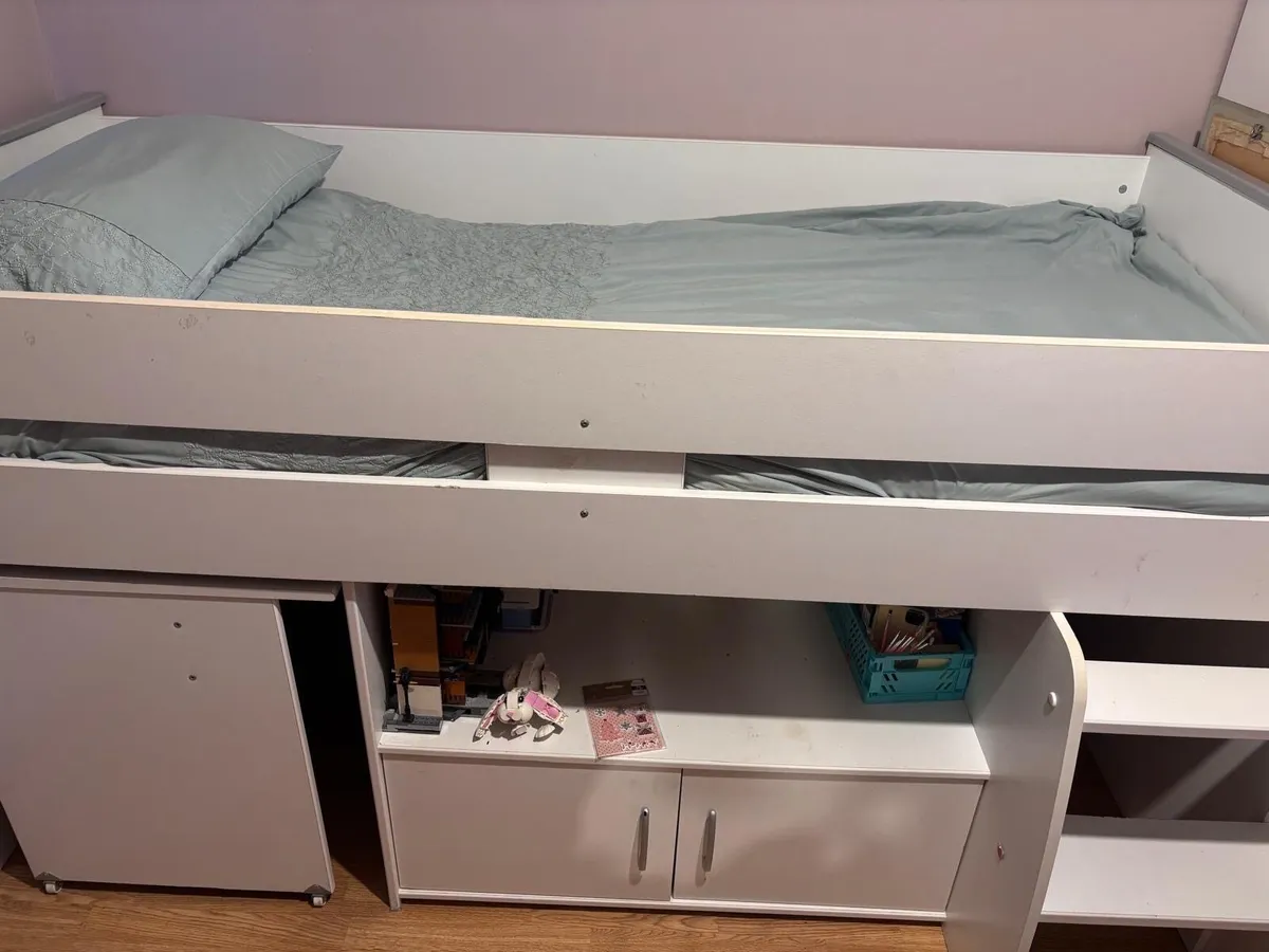 Bed - Image 4
