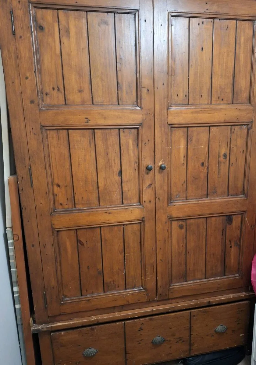 Large Solid wardrobe - Image 1