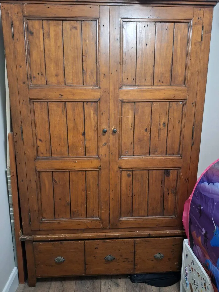 Large Solid wardrobe - Image 2