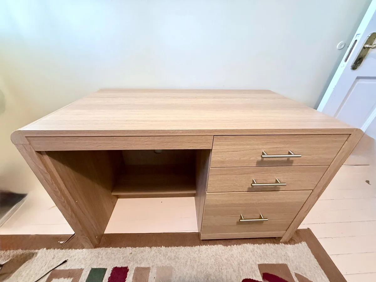 Office Desk - Image 1