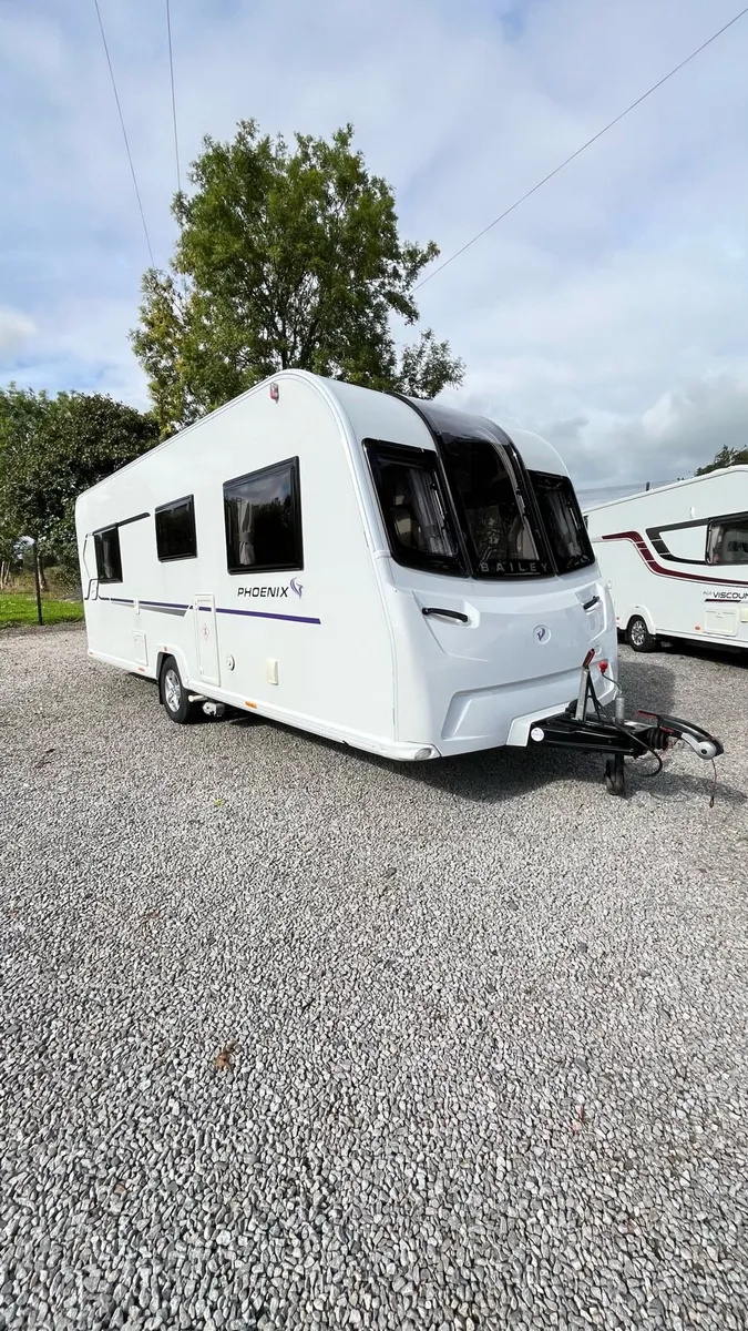 2019 BAILEY ISLAND BED CARAVAN - Image 1