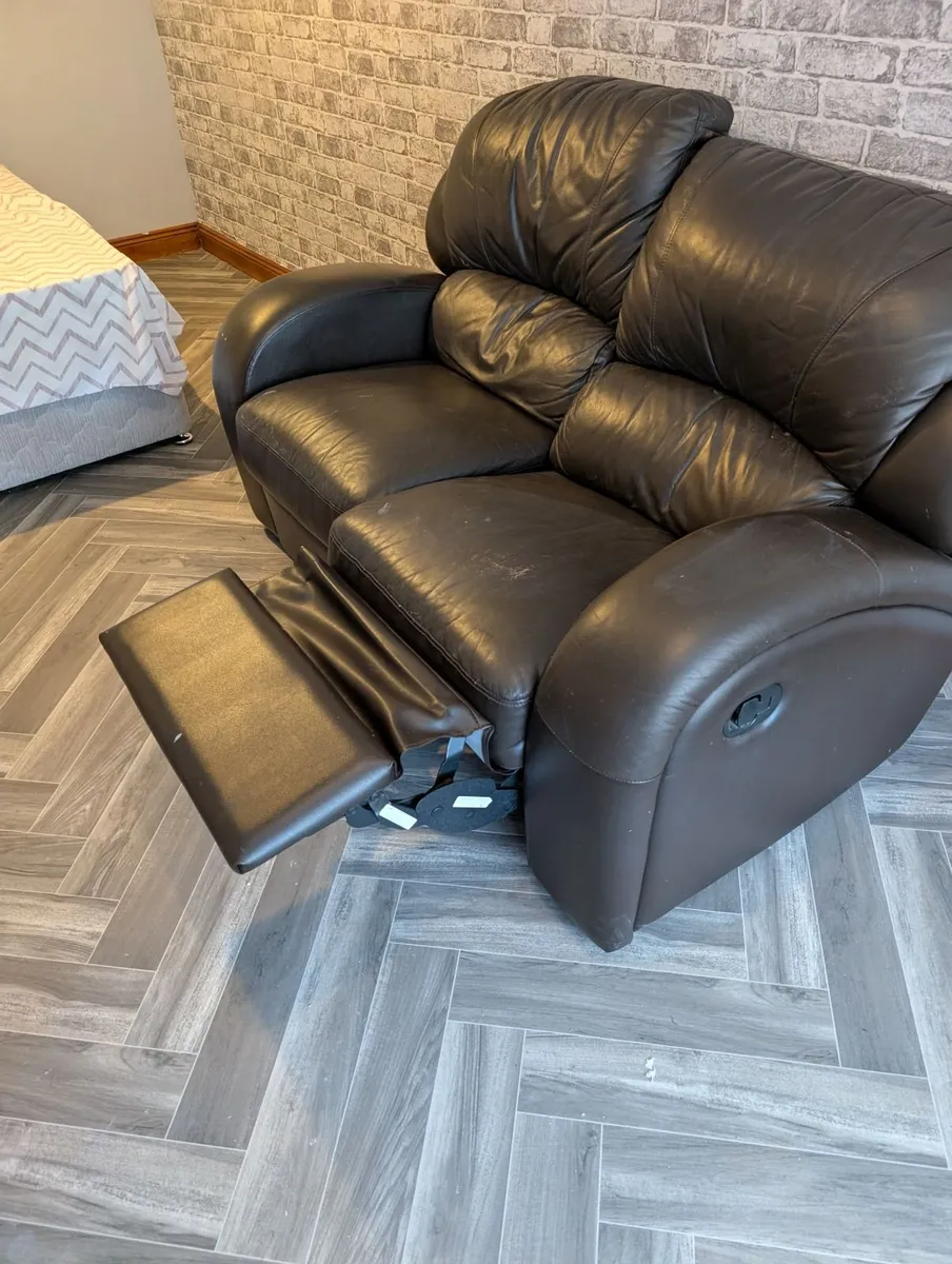 2 seat reclining sofa - Image 2