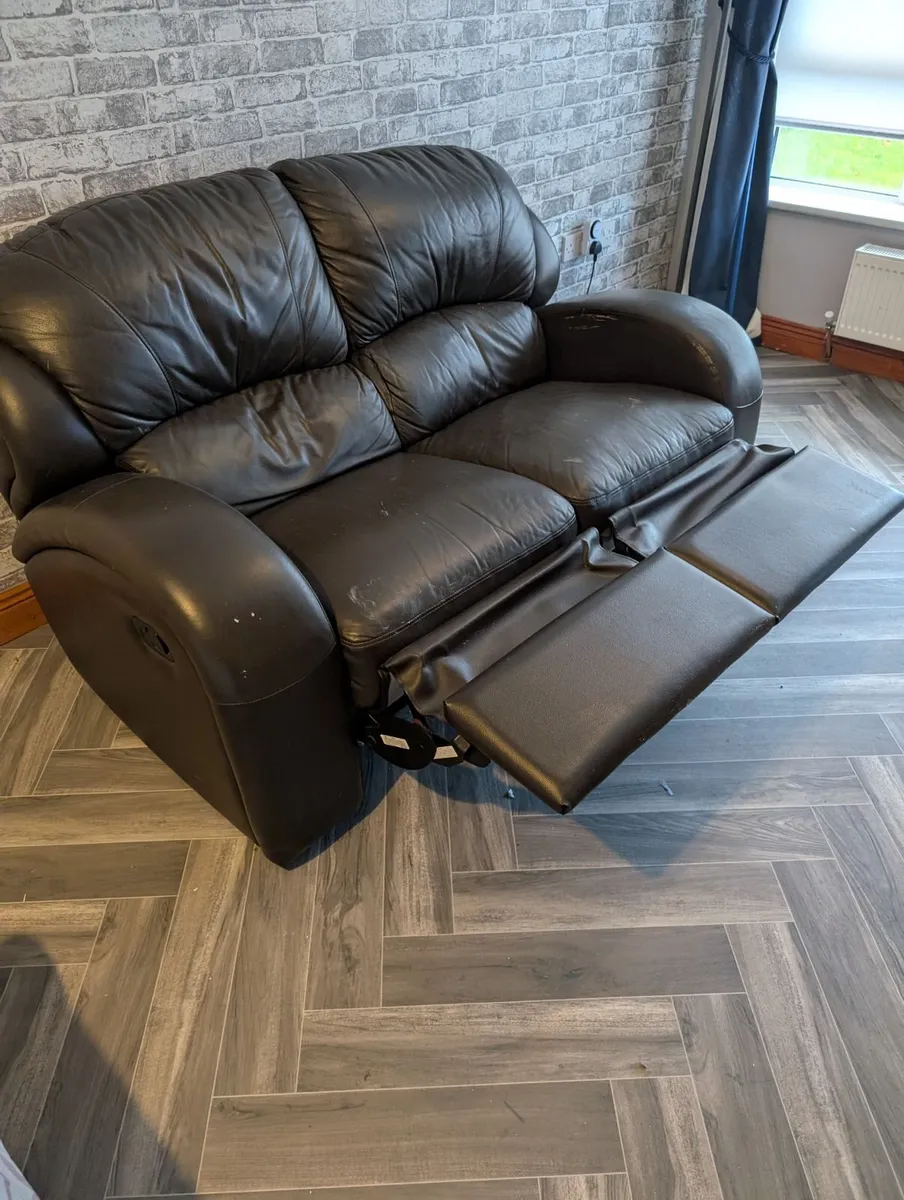 2 seat reclining sofa - Image 3
