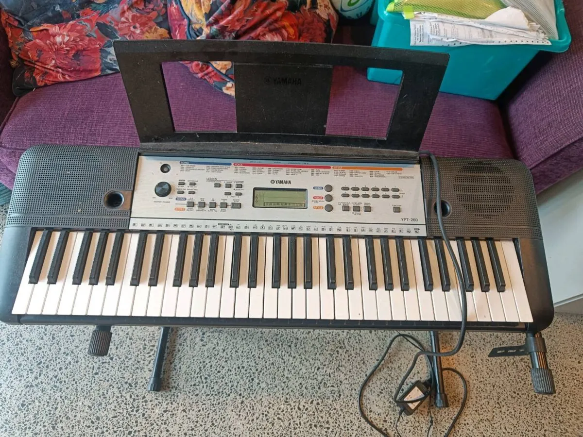 Yamaha ypt 260 keyboard