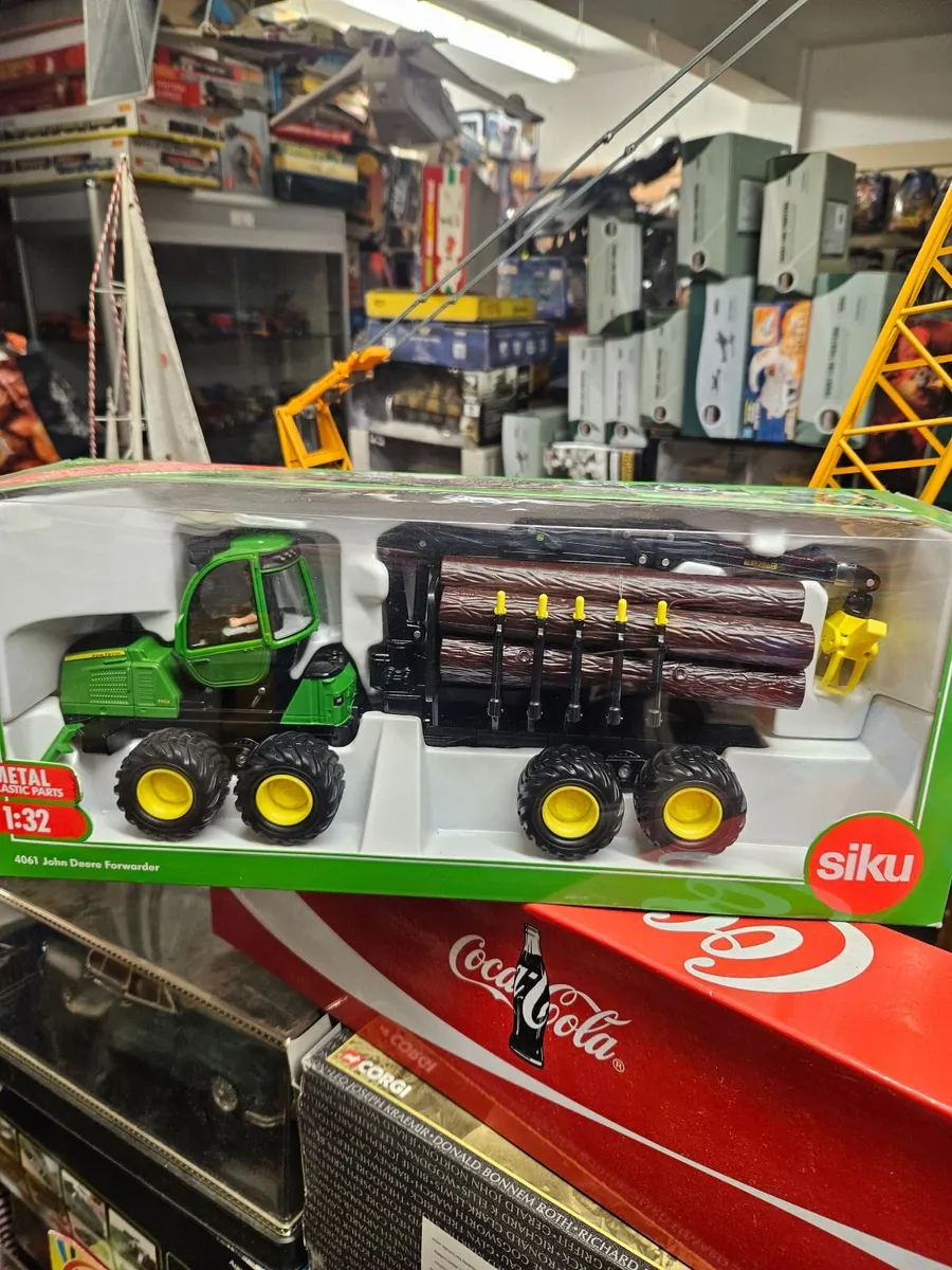 Corgi Siku John Deere Forestry Log Forwarder 1.32 - Image 3