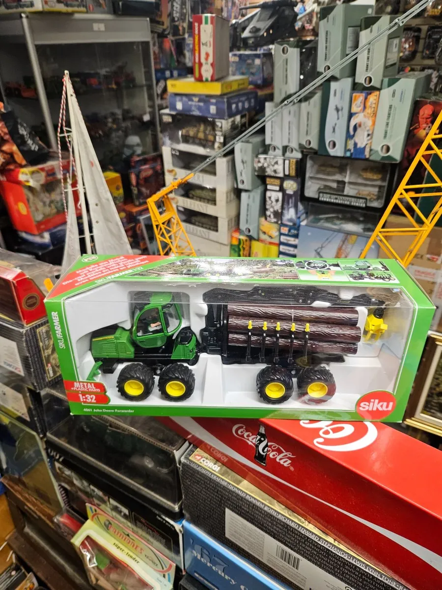 Corgi Siku John Deere Forestry Log Forwarder 1.32 - Image 1