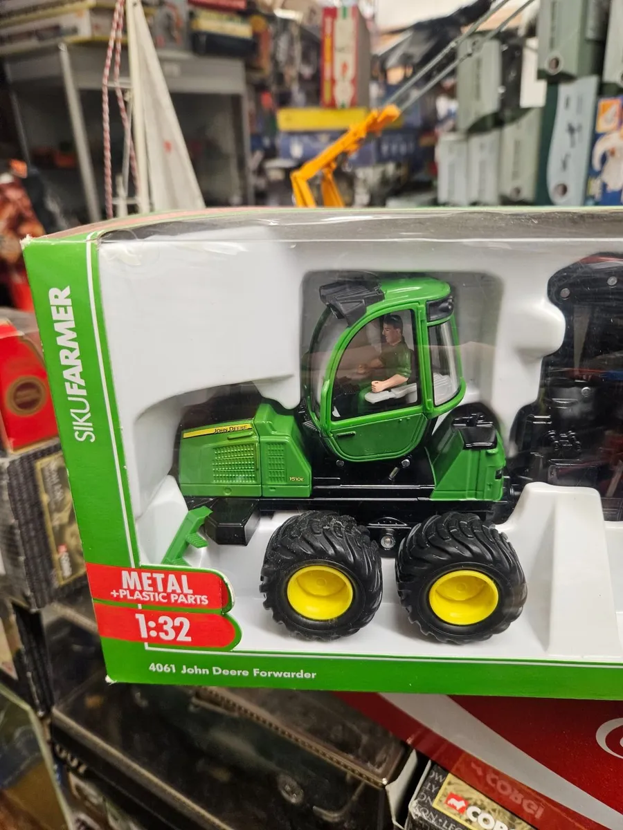 Corgi Siku John Deere Forestry Log Forwarder 1.32 - Image 2