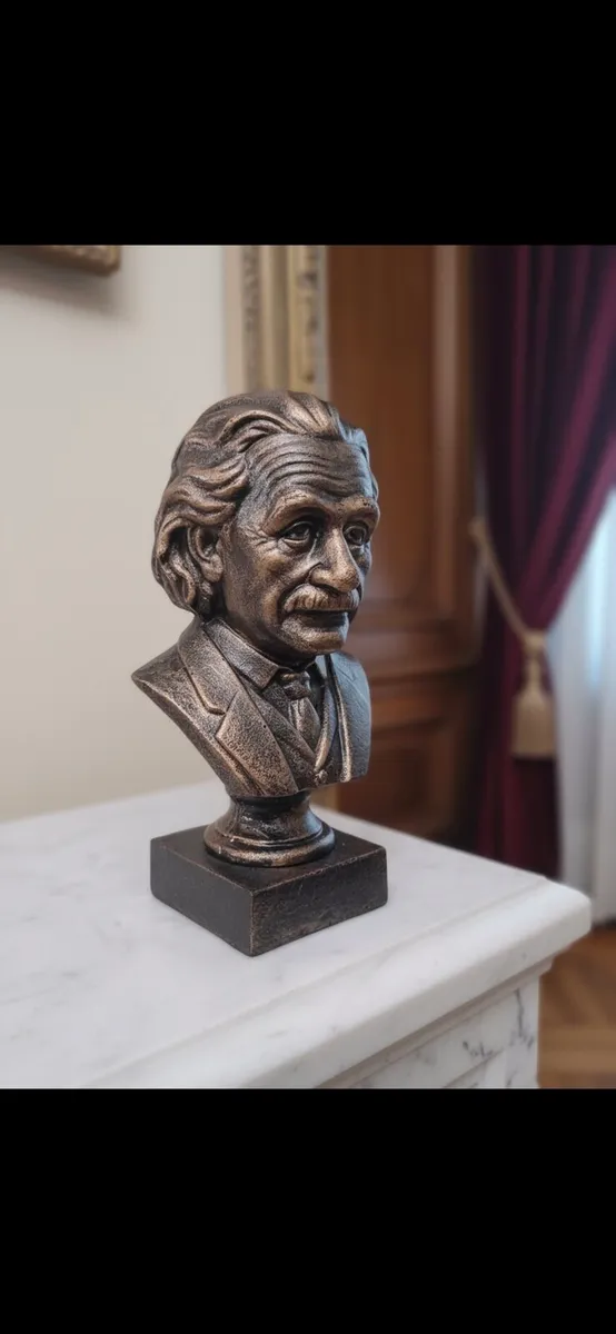 Albert Einstein bust