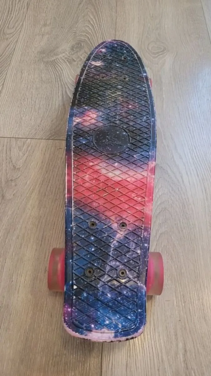 Skateboard - Image 1
