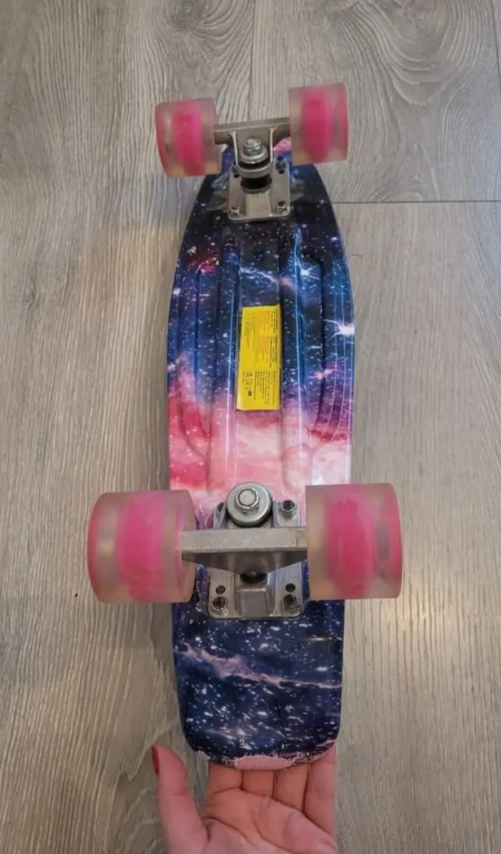 Skateboard - Image 2