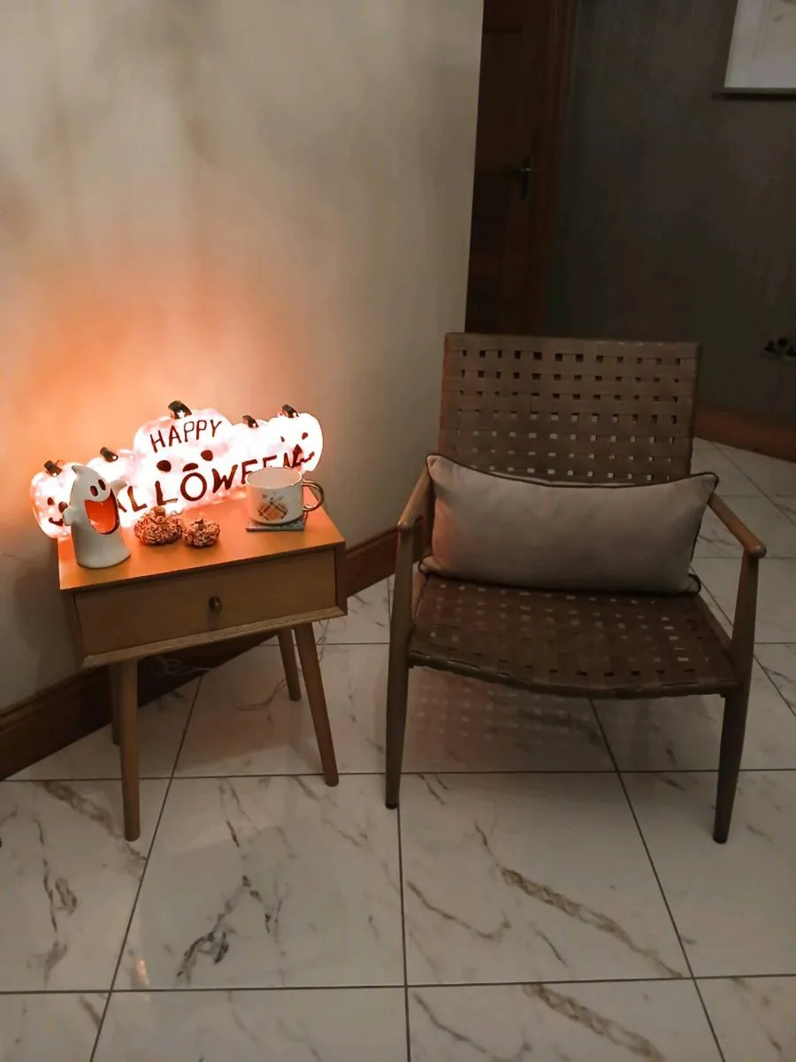 Chair and side table set - Image 1