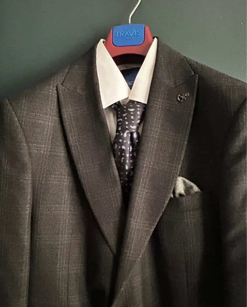 TRAVIS JOEY Men’s 3-Piece Slim Fit Suit - Image 4