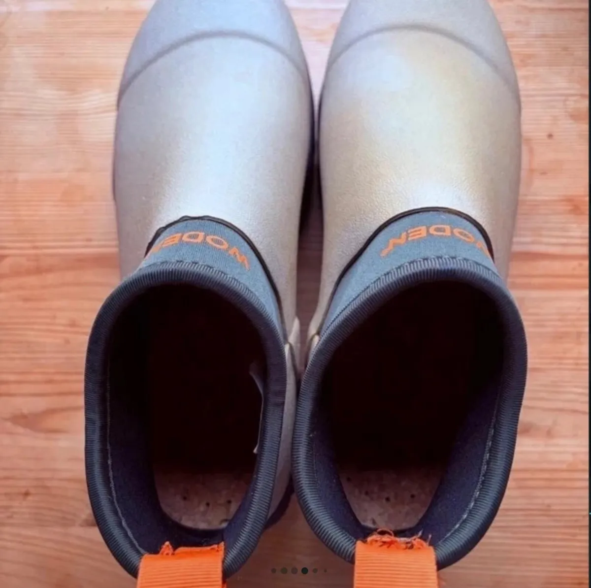 WODEN waterproof rubber boots in Grey - Image 2