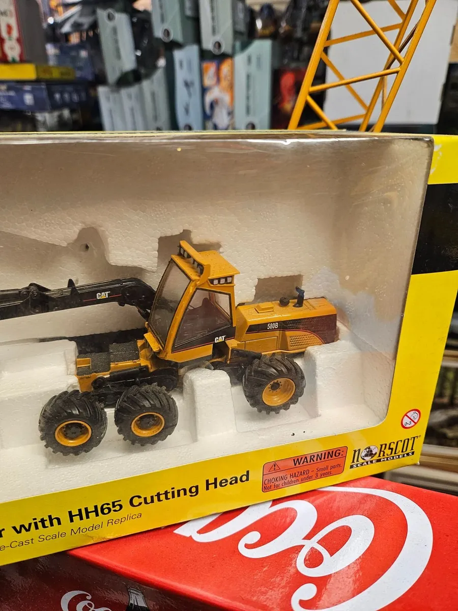 Corgi Norscot Caterpillar Forestry Harvester 1.50 - Image 3
