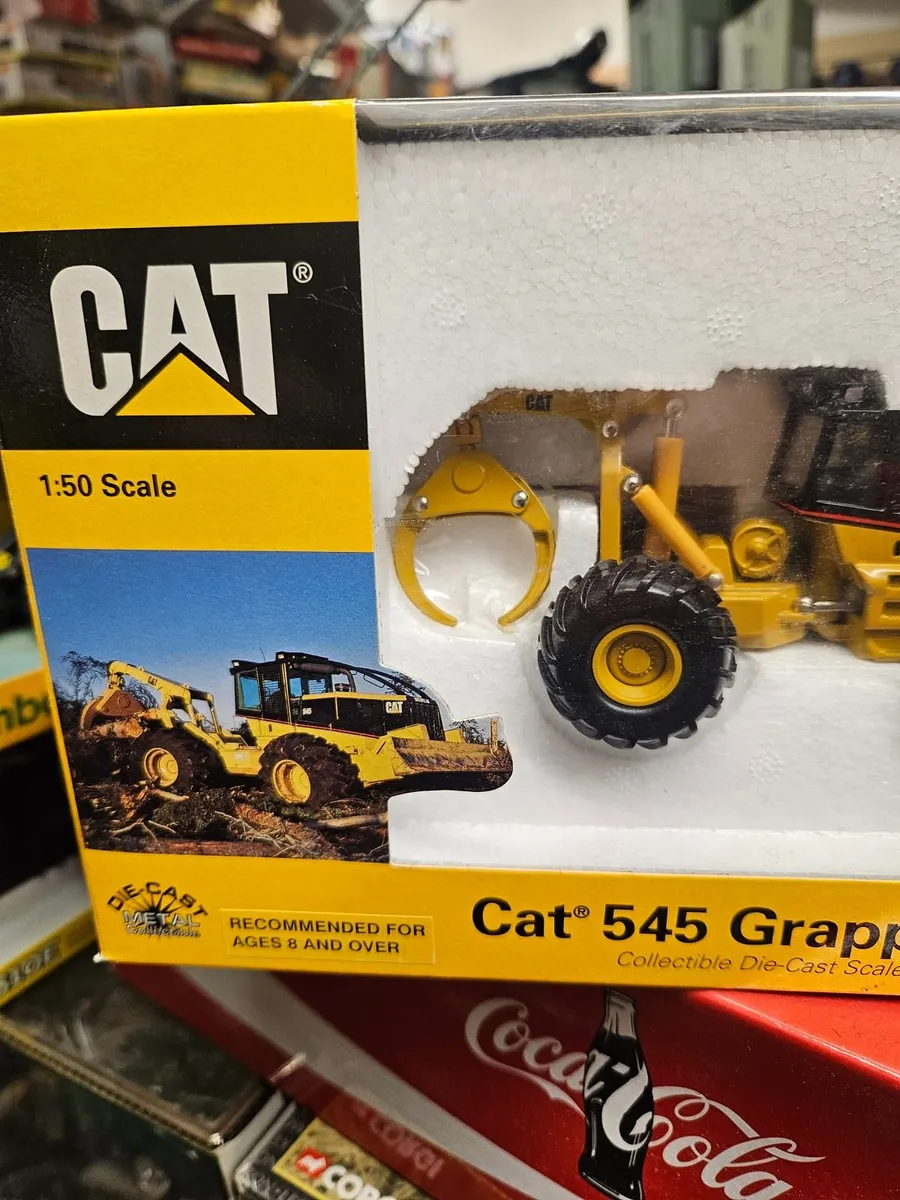 Corgi Norscot Caterpillar Log Skidder - Image 3