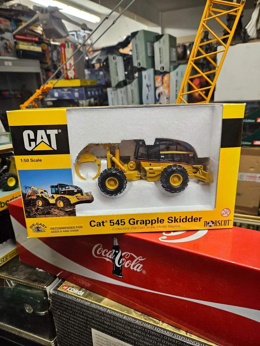 Corgi Norscot Caterpillar Log Skidder - Image 1