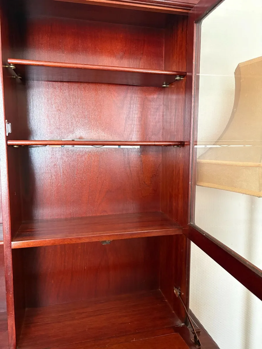 Cabinet - Image 4