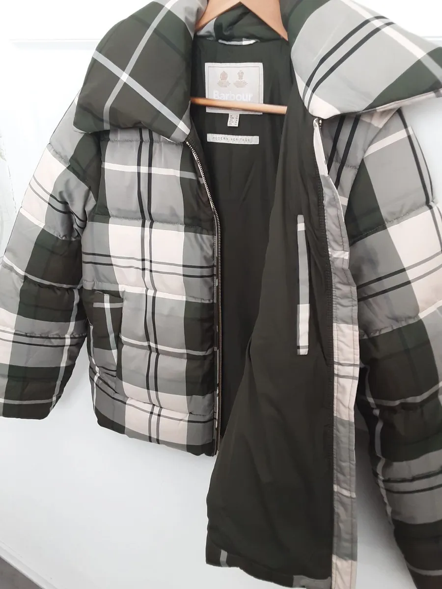 Ladies Barbour green jacket new size 14 - Image 3