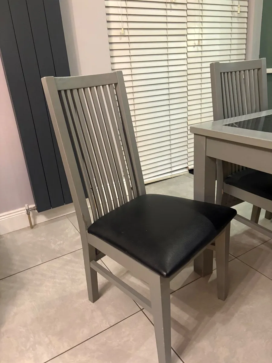 Kitchen Table and chairs - Image 2