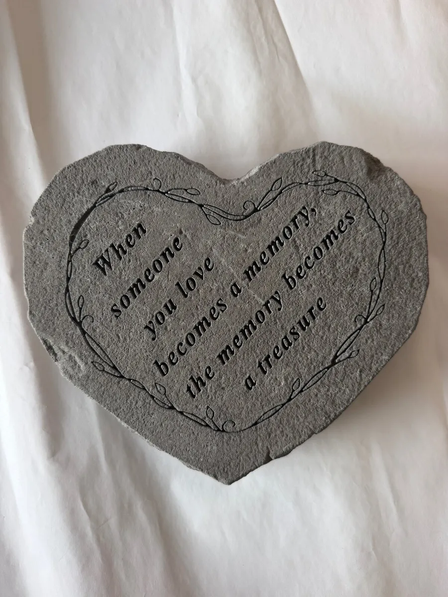 Memorial Heart Stoe - Image 1