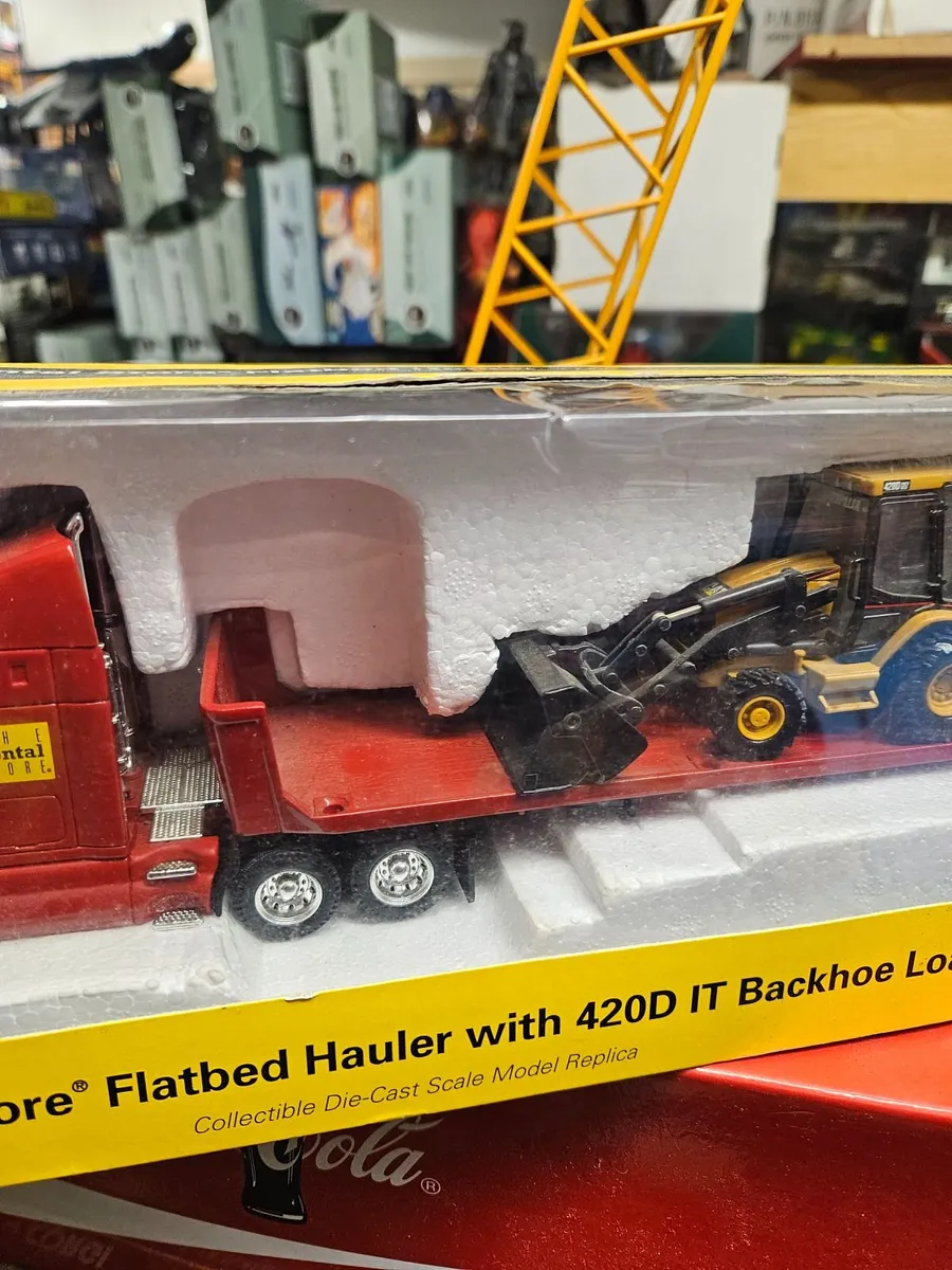 Corgi Norscot Caterpillar Flatbed Haulier Blackhoe - Image 4