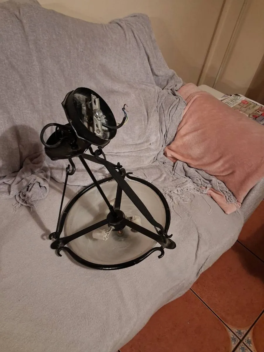 2 light fittings - Image 4