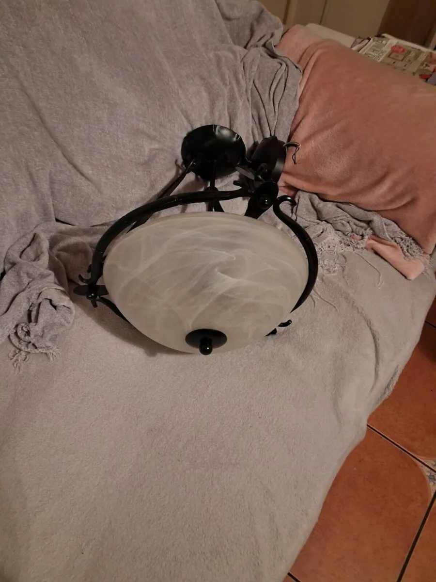2 light fittings - Image 1