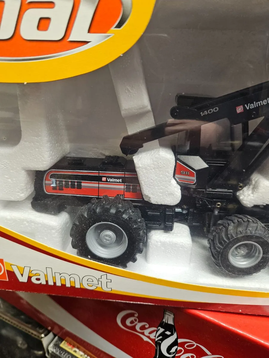 Corgi Joal Valmet Forestry Harvester 1.35 - Image 2