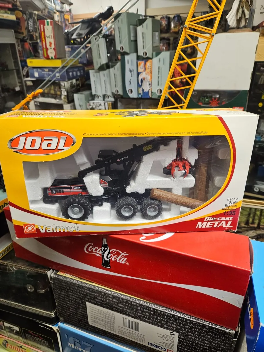 Corgi Joal Valmet Forestry Harvester 1.35 - Image 1
