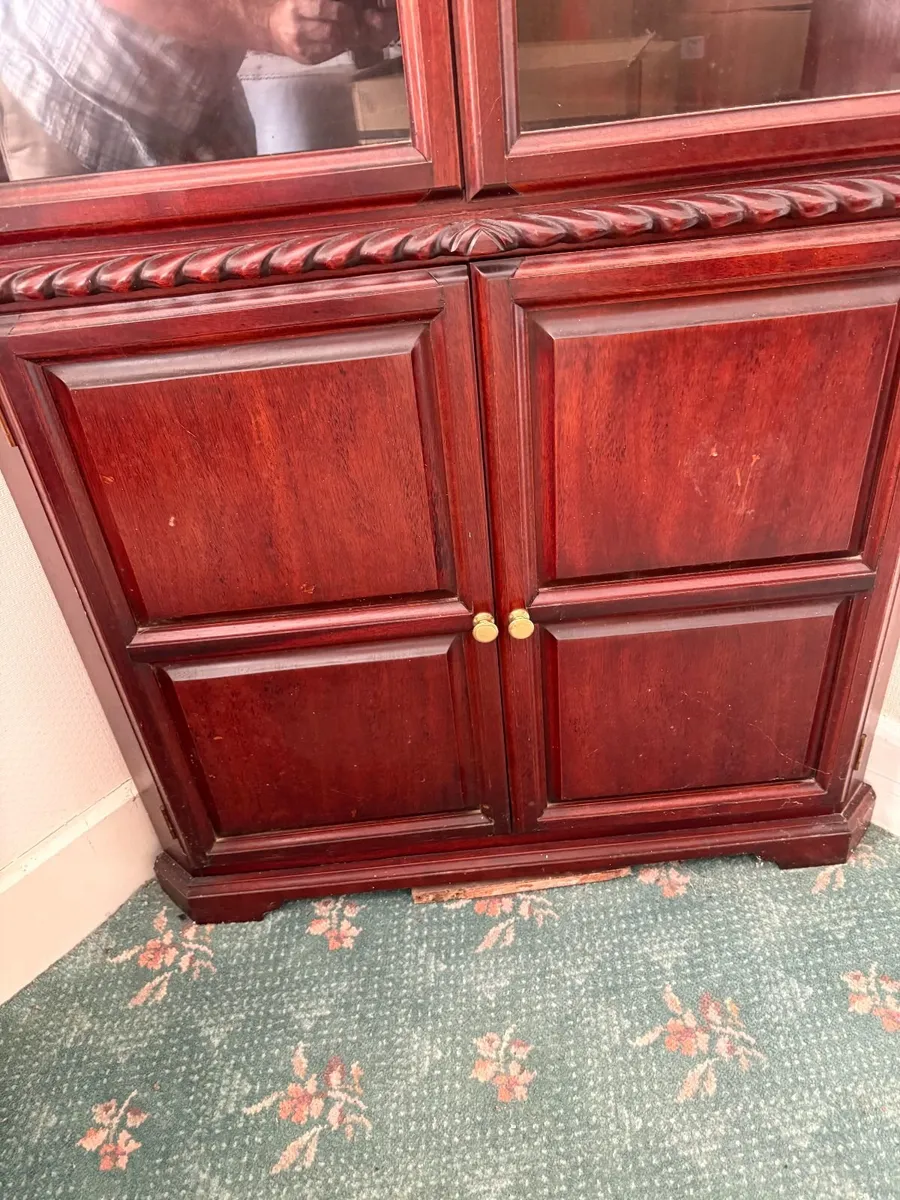 Cabinet - Image 2