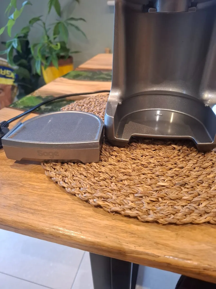 SAGE Dose Control Pro Coffee Grinder - Image 4