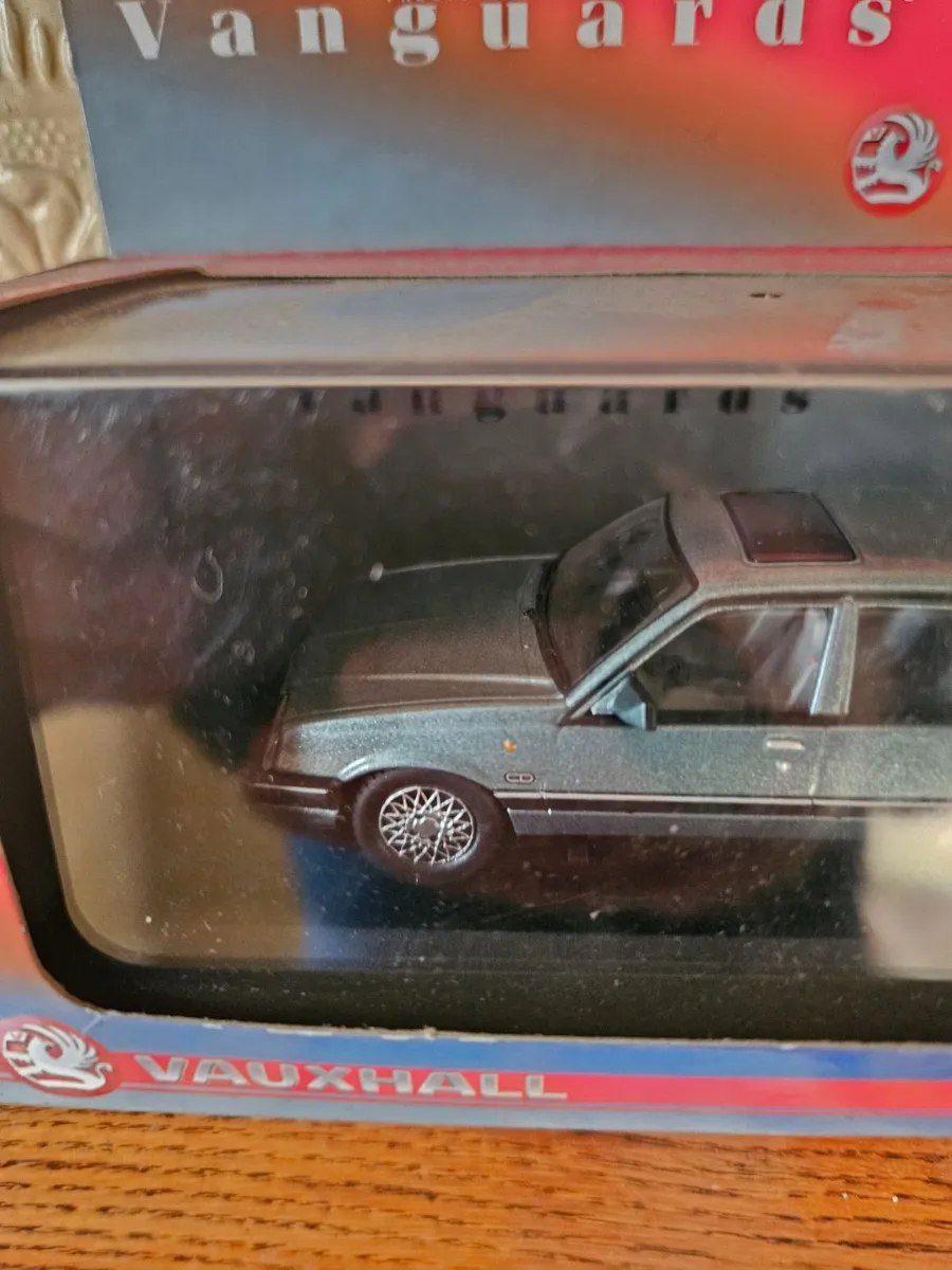 Corgi Vanguards Vauxhall Cavalier - Image 3