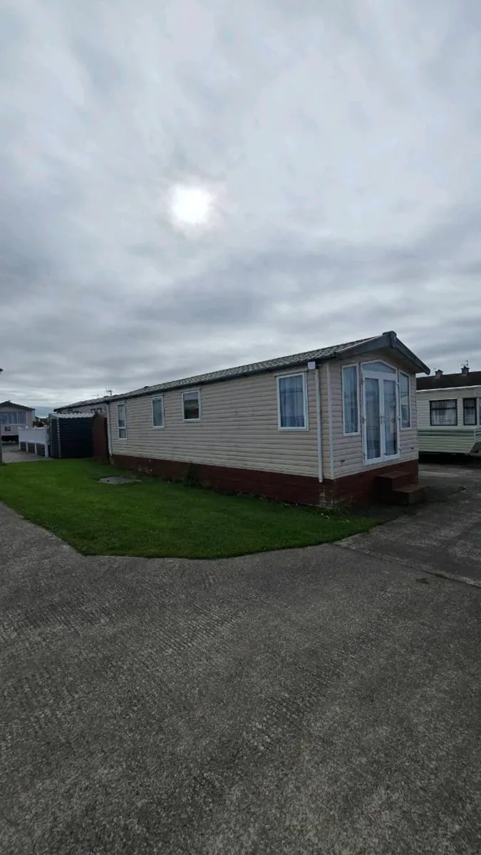 Swift bordeaux 38ftx12ft - Image 2