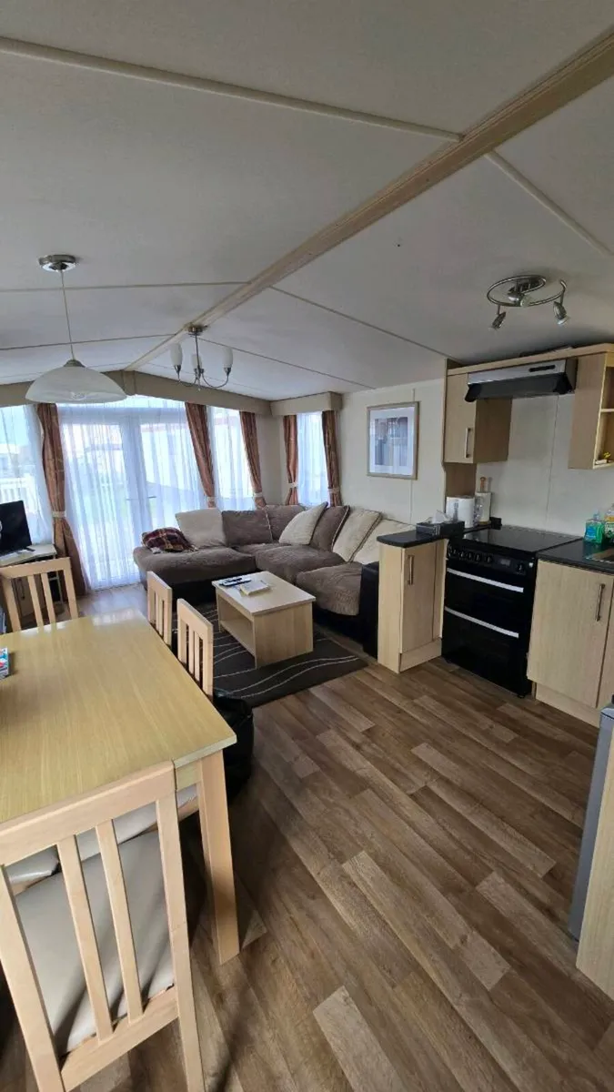 Swift bordeaux 38ftx12ft - Image 3