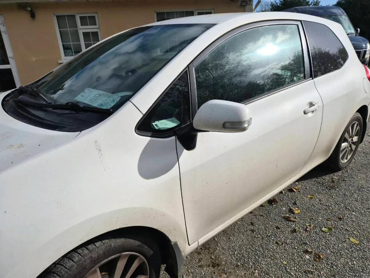 Toyota auris van 2011 - Image 3