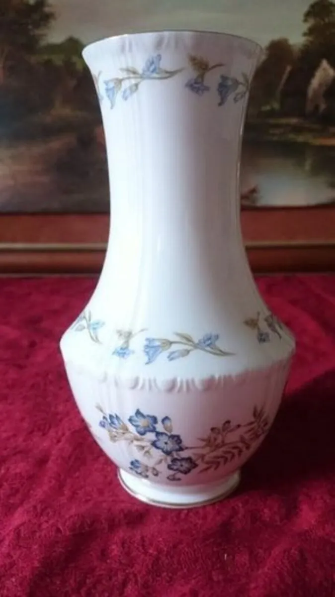 Royal Grafton England Canterbury Bone China Vase - Image 4