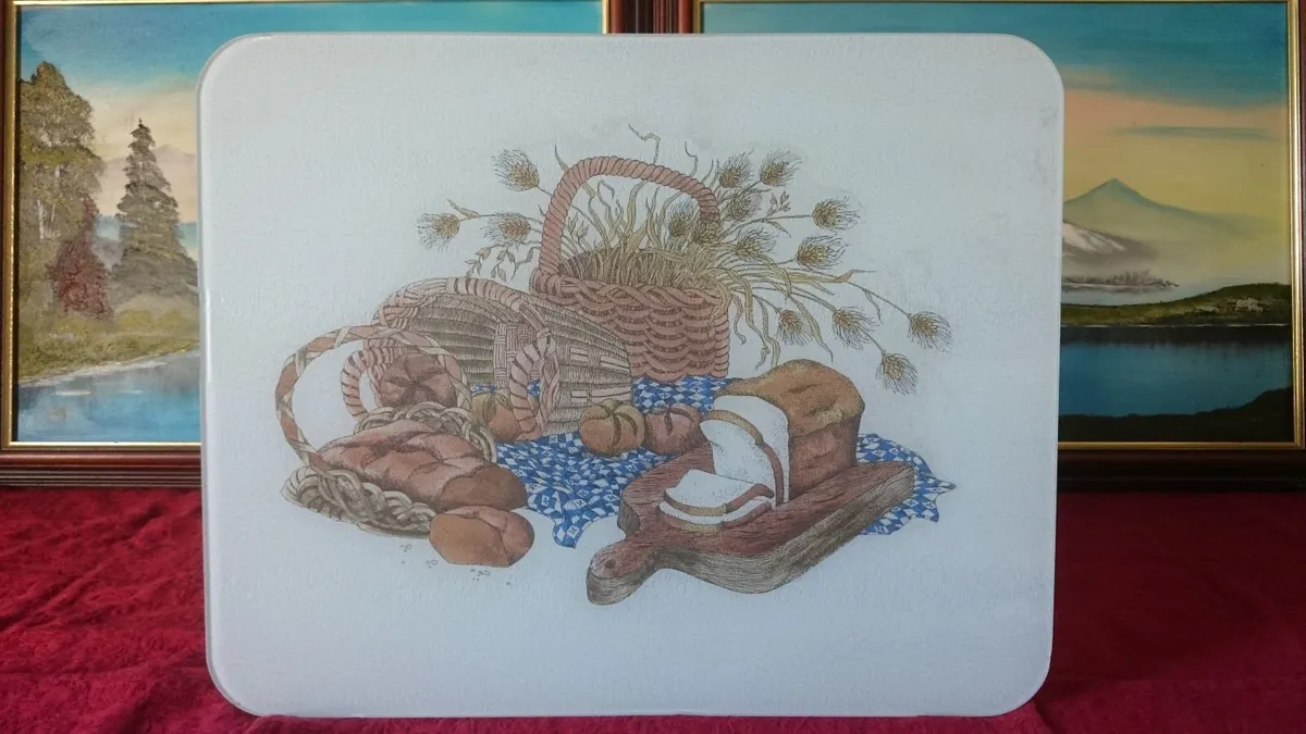 Glass Centerpiece Placemat / Bread Loaf Chop Board - Image 1
