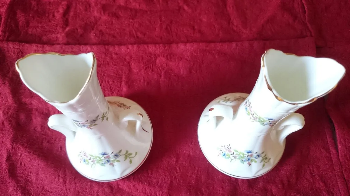 Pair Claddagh China Ireland 2 Handled Floral Vases - Image 3