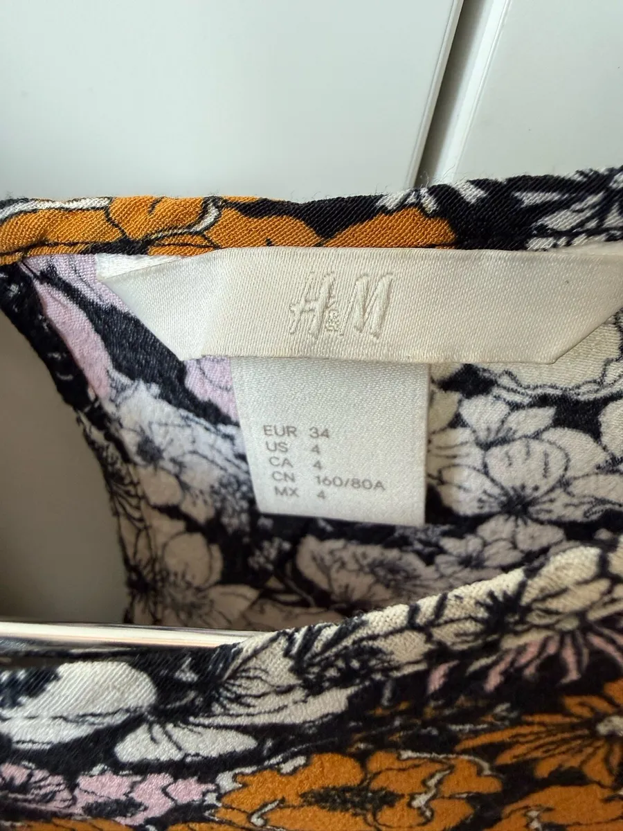 H&M women ladies top, t-shirt - Image 2