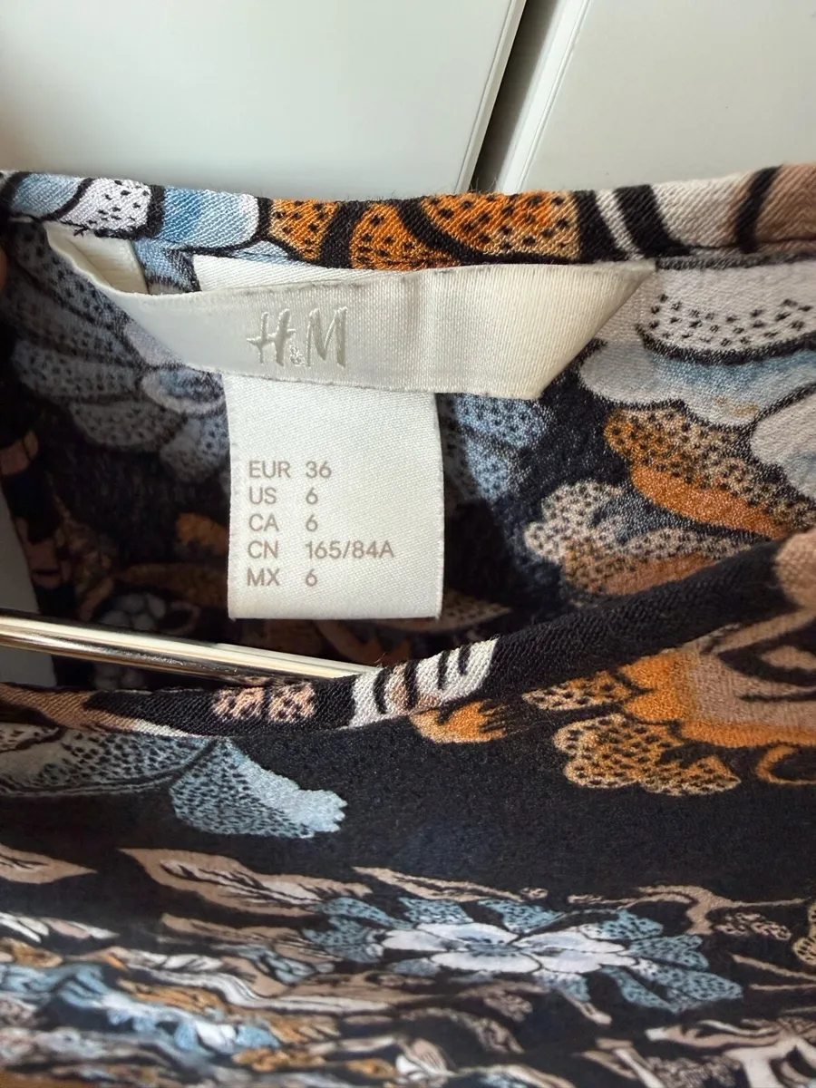 H&M women ladies top, t-shirt - Image 2