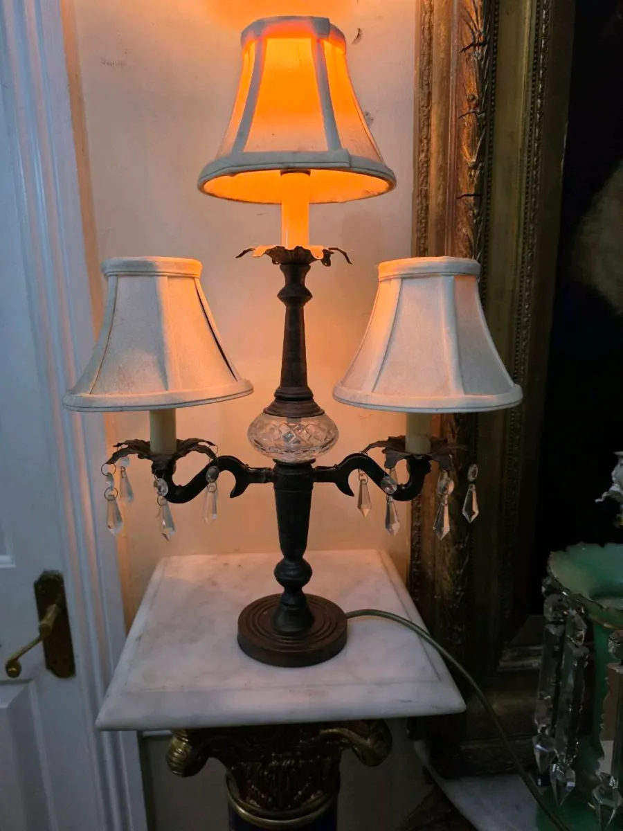 A vintage lamp - Image 2