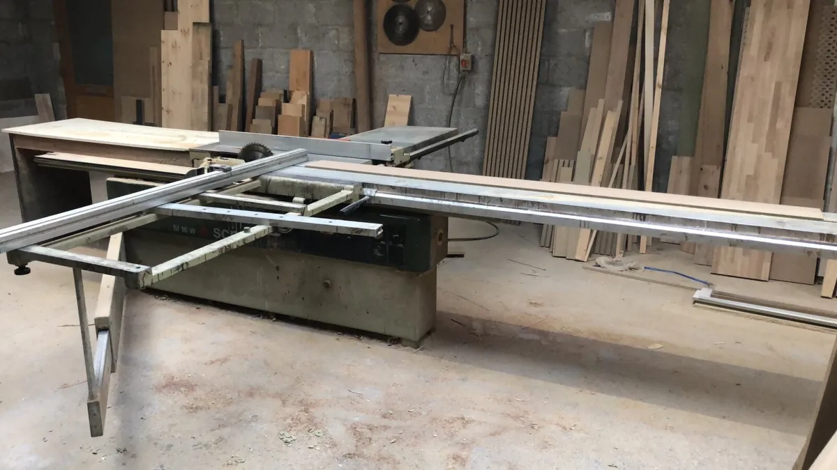 Woodworking machinery - Image 1
