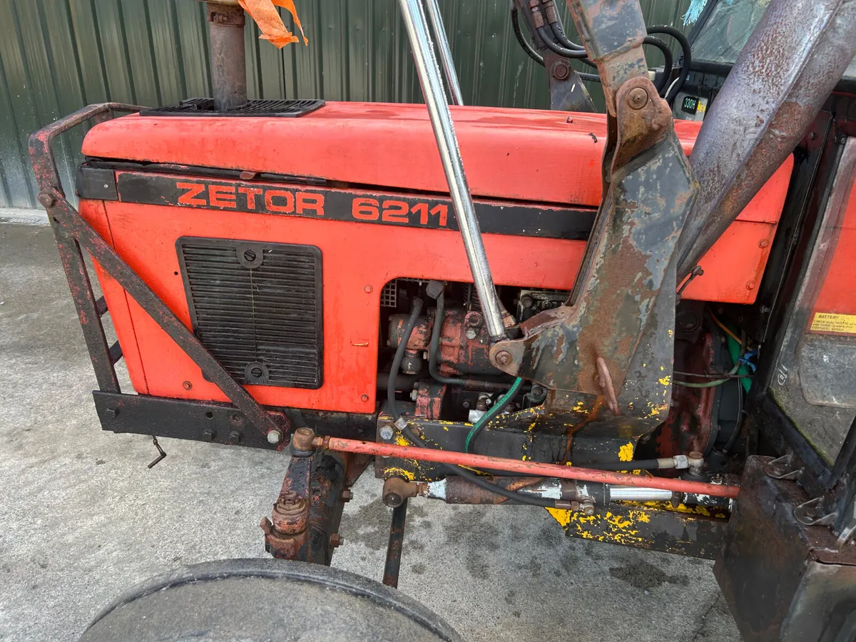 1989 Zetor 6211 with Loader - Image 3