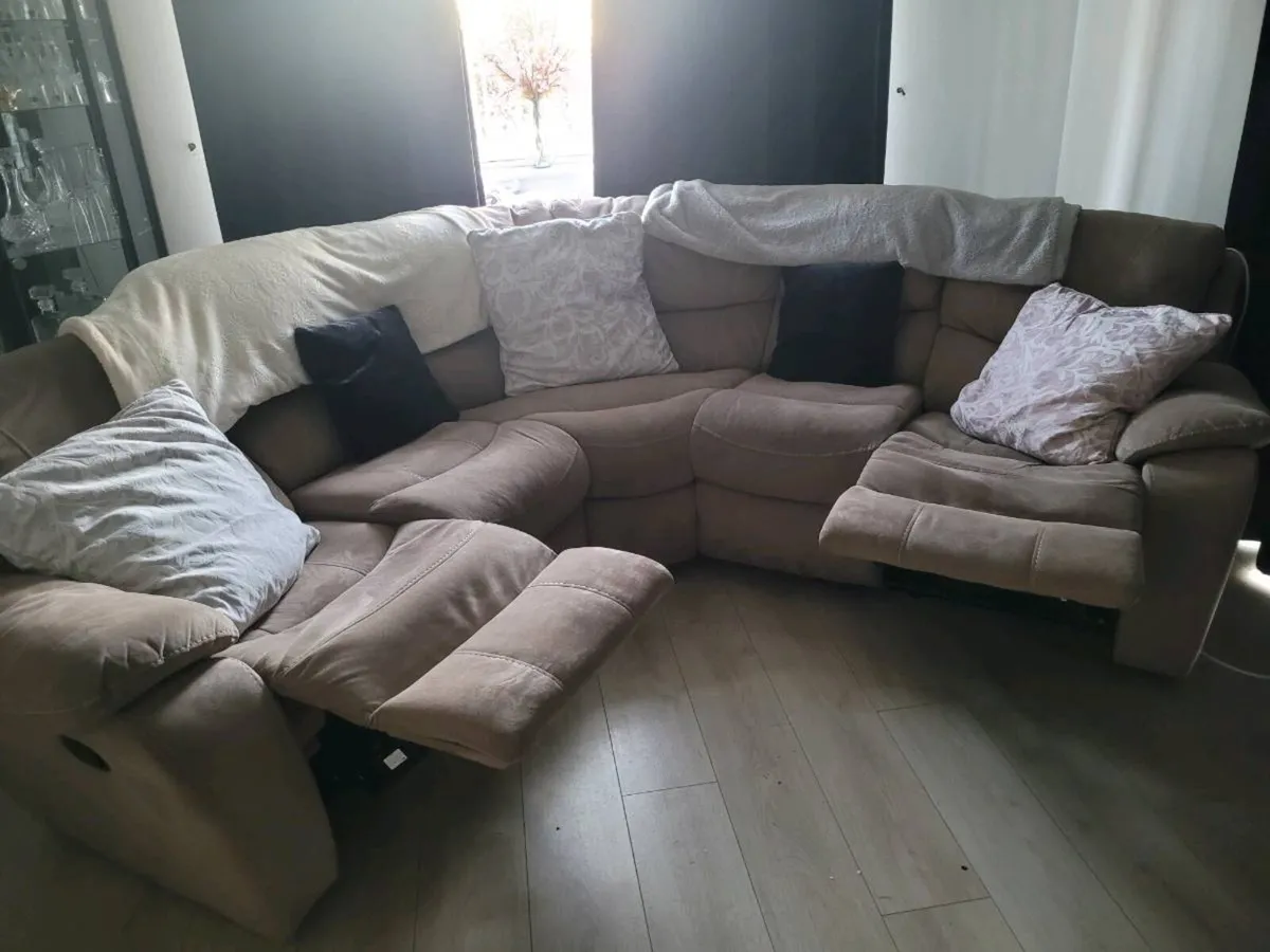 Couch - Image 2