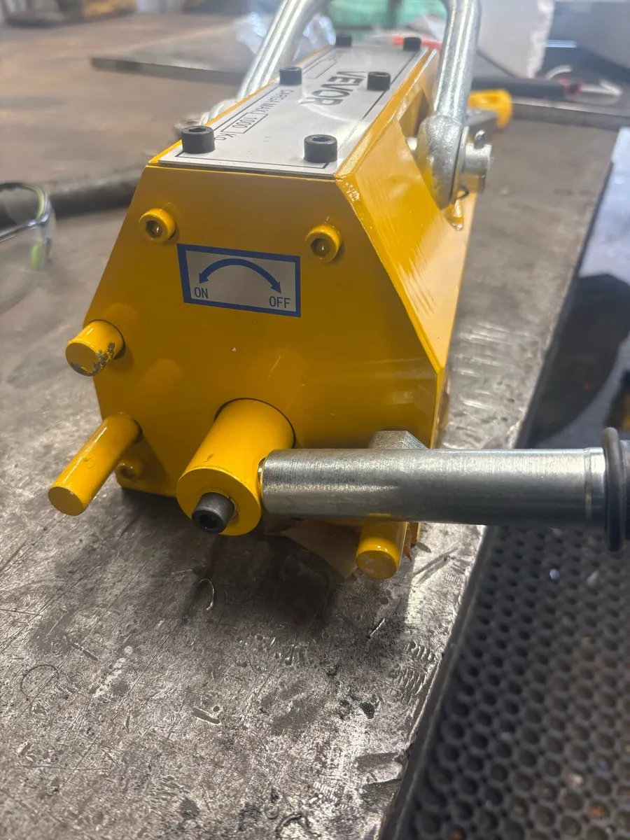 1 Ton lifting magnet - Image 4