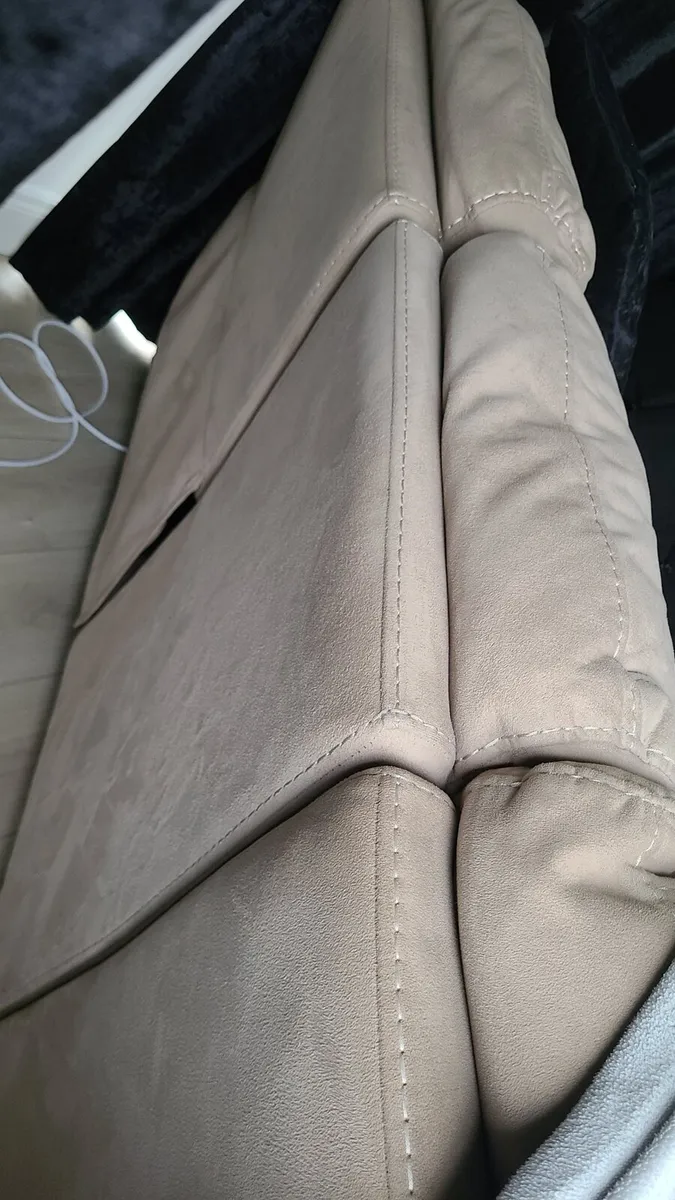 Couch - Image 3